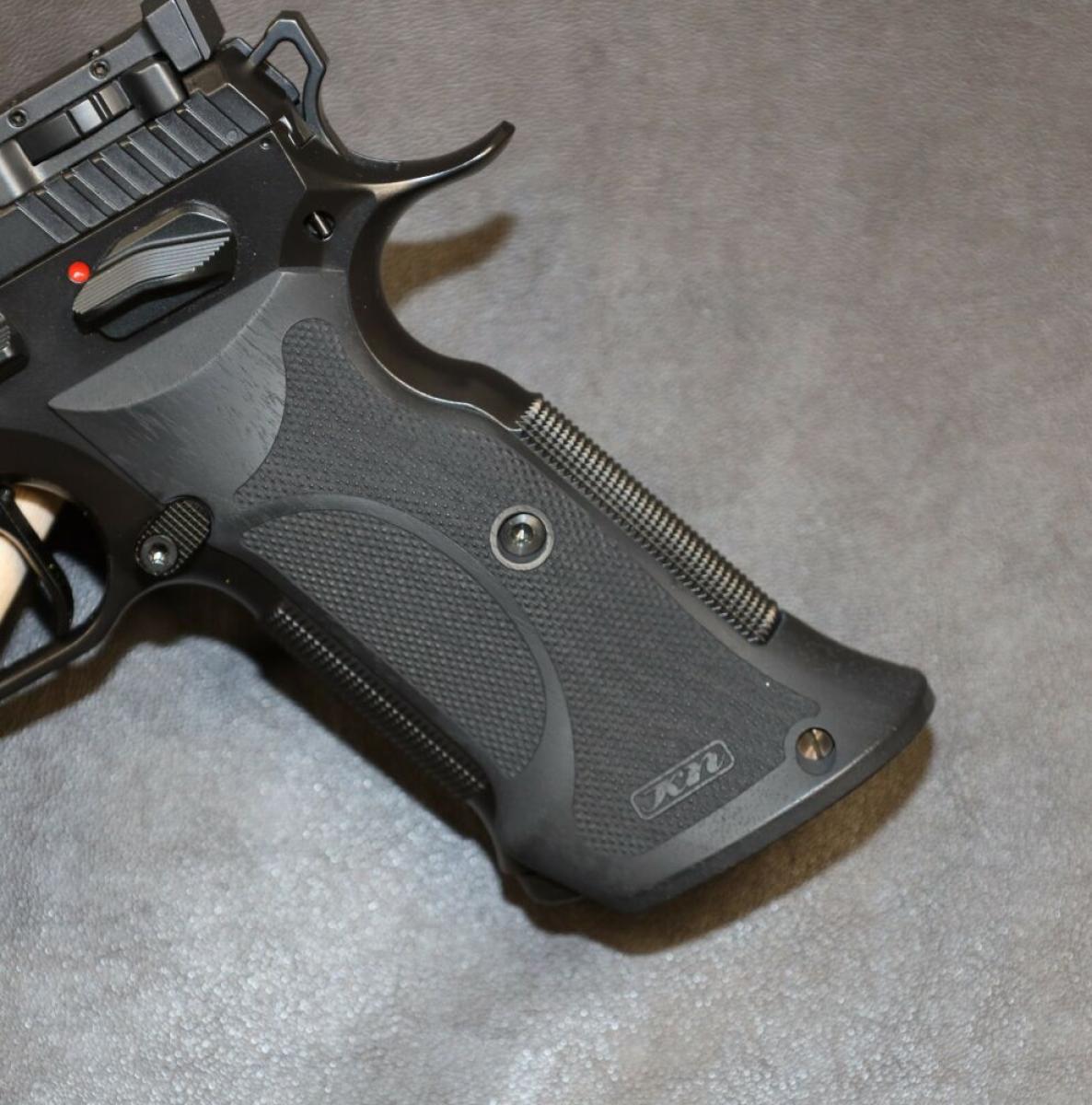 K&N Nill Griff KMR Schwarz